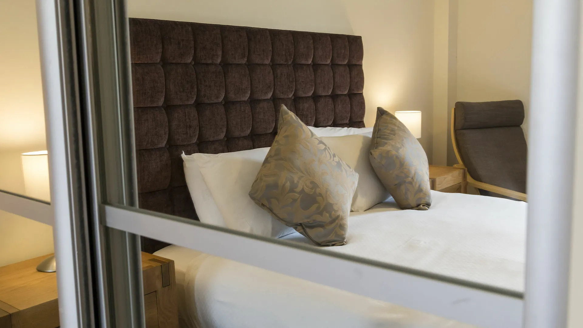 Five Lamps Suites Dublin Apartment