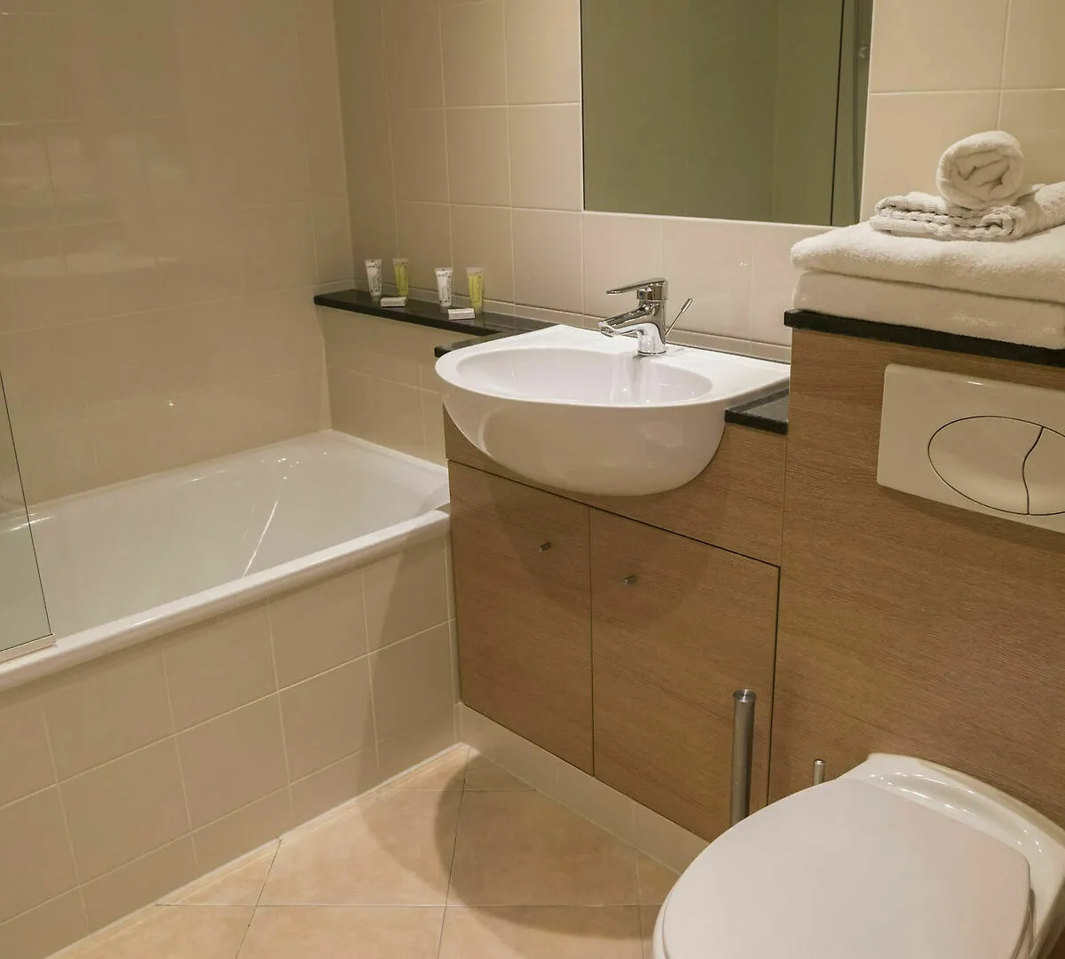 Five Lamps Suites Dublin 0*,  Ireland